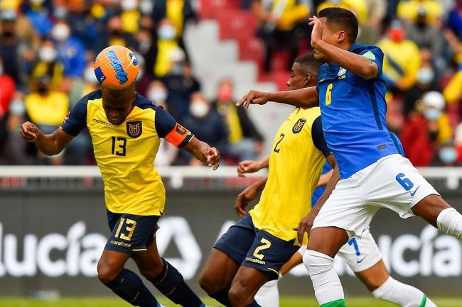 Brasil empatou com Equador em Quito, em jogo com arbitragem confusa 