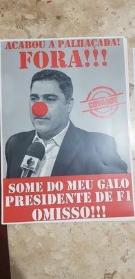 Imagens do protesto da torcida do Atltico na sede de Lourdes