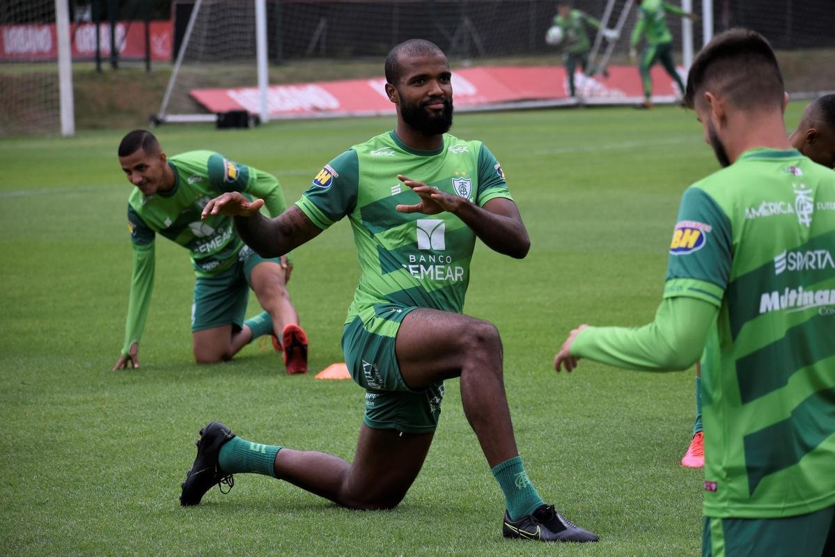 O Amrica treinou nesta tera-feira (22) no CT do So Paulo, na capital paulista, visando o confronto contra o Palmeiras, pela Copa do Brasil. O duelo de ida das semifinais ser disputado no Allianz Parque, tambm em So Paulo, s 21h30 desta quarta-feira (23).