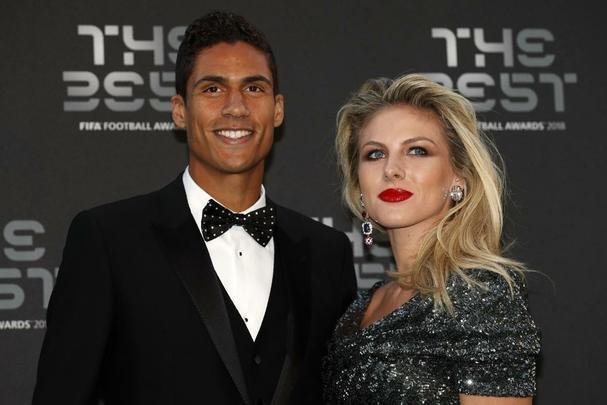 Zagueiro francs Raphael Varane e sua esposa Camille Tytgat 