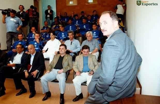 Imagens da Toca da Raposa I em 2000, ano da chegada do técnico Luiz Felipe Scolari