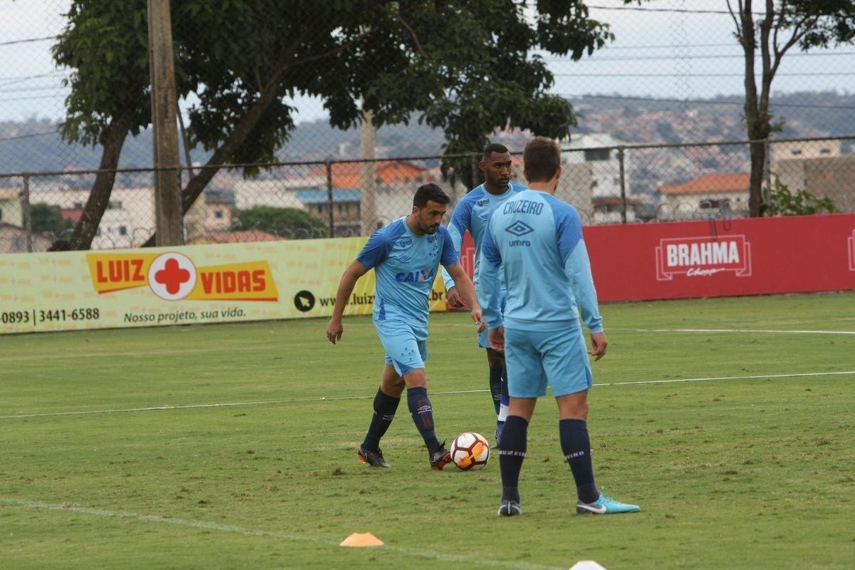 Imagens do treino do Cruzeiro neste domingo (20/05/2018)