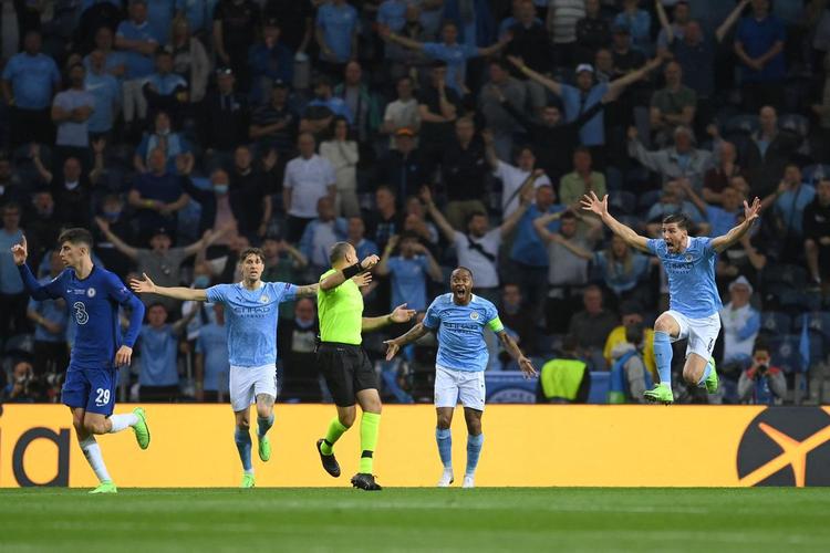 Imagens da grande decisão entre Manchester City e Chelsea no Estádio do Dragão