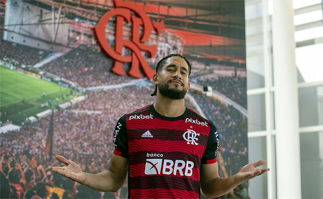 Pablo, de 30 anos, rescindiu contrato com o Lokomotiv e ficou livre para acertar com o Flamengo