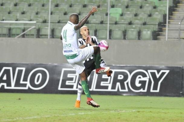 Fotos do primeiro tempo do clssico entre Atltico e Amrica, no Independncia, pela semifinal do Mineiro