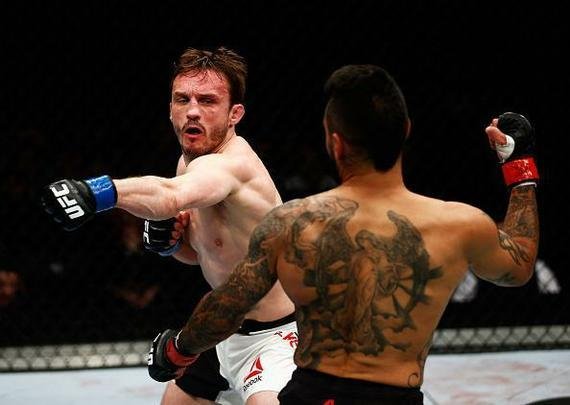 Brad Pickett vence Francisco Rivera por decisão dividida