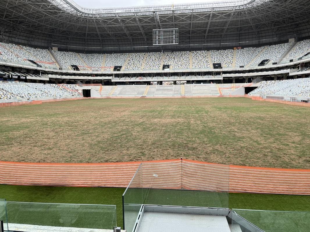 No setor Norte, distncia curta entre os assentos mais baixos da arquibancada inferior para o gramado (10,5 metros a menor)