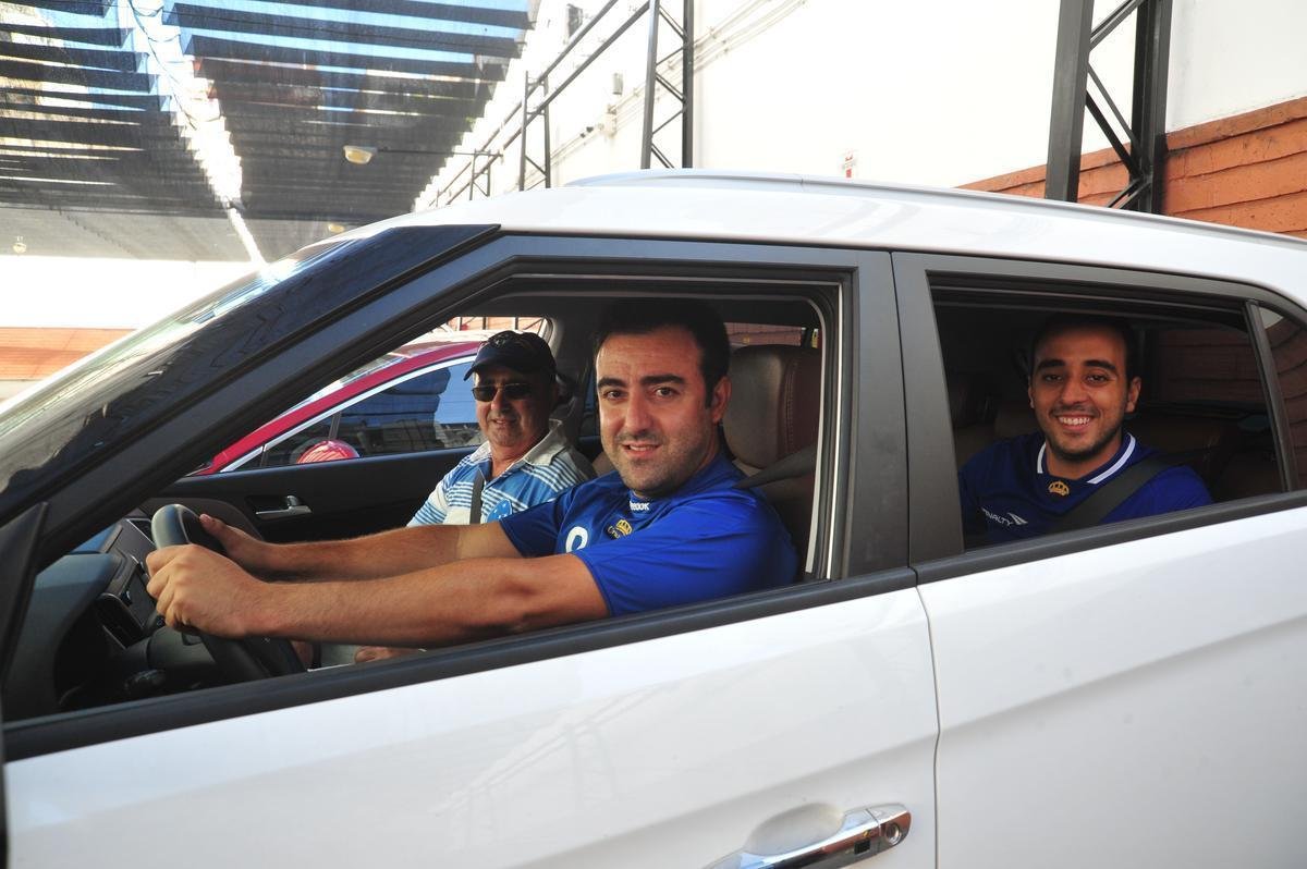 Diogo Kfoury, de 31 anos; Pedro Coutinho, de 61; e Marcos Kfoury, de 26, em Buenos Aires