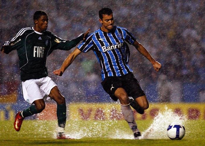 Maicosuel - Jogou no Palmeiras em 2008. Foi para o Atlético em 2014 e deixou o clube em 2017.