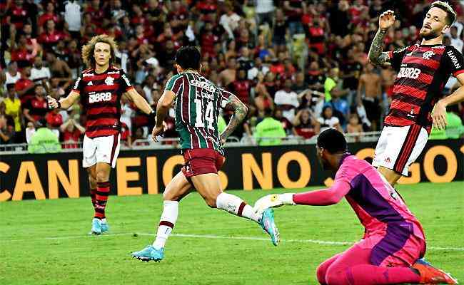 Germn Cano marcou duas vezes e deixou o Fluminense perto do ttulo estadual 