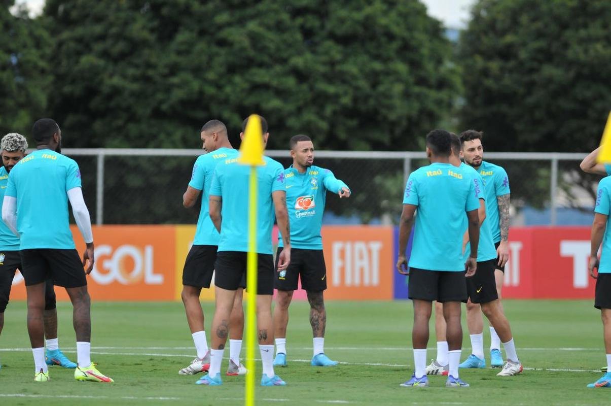 Seleo Brasileira realizou treinamento na tarde deste sbado (29/1) na Toca da Raposa II