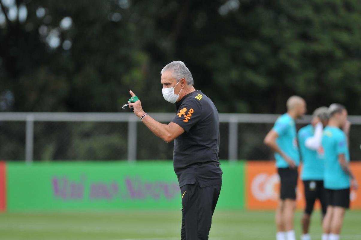 Seleo Brasileira realizou treinamento na tarde deste sbado (29/1) na Toca da Raposa II