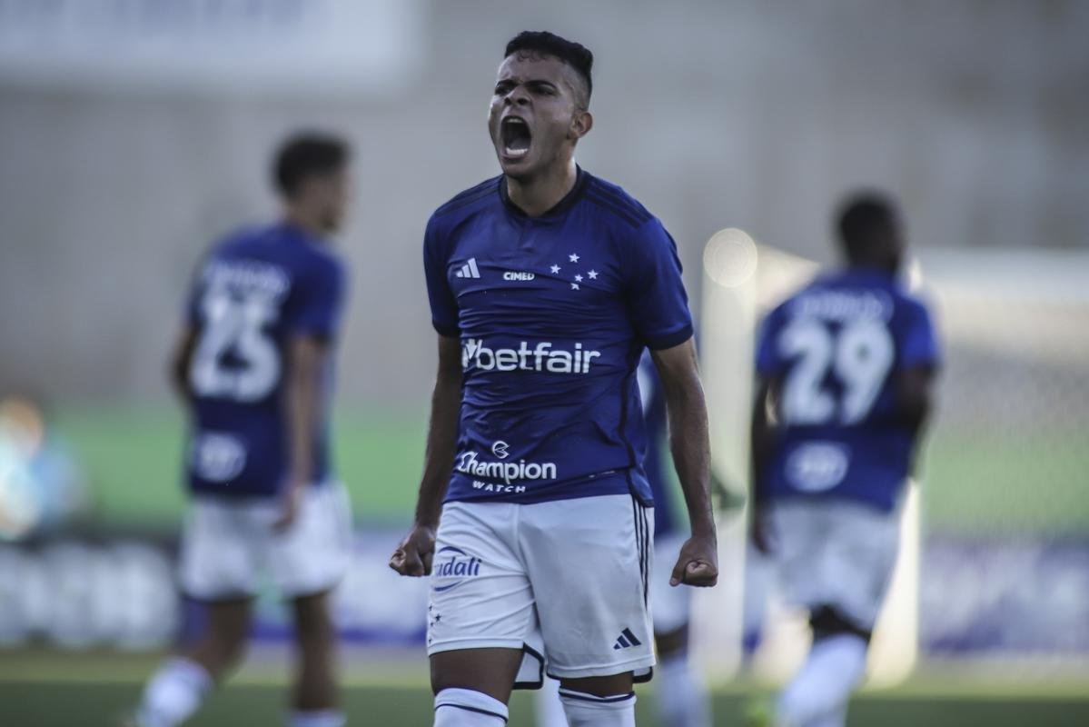 Cruzeiro 1x1 Democrata-SL: fotos do jogo no estdio Kleber Andrade, em Cariacica-ES, pela oitava rodada do Campeonato Mineiro