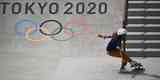 Brasileira Rayssa Leal, de 13 anos, conquista medalha de prata no skate street nos Jogos Olmpicos de Tquio. Japonesas Momiji Nishiya (ouro)  Funa Nakayama (bronze) completaram o pdio 