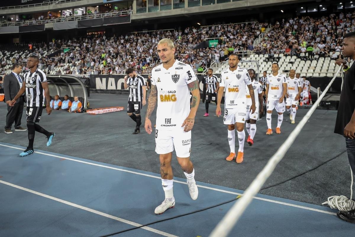 Fotos do duelo entre Botafogo e Atltico, no Estdio Nilton Santos, no Rio, pela ida das oitavas de final da Copa Sul-Americana