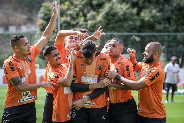 Fotos do treino do Atltico neste sbado, na Cidade do Galo. O tcnico Rodrigo Santana deve escalar o time com Wilson; Patric, Igor Rabello, Rver e Fbio Santos; Jair e Elias; Char, Vincius e Cazares; Ricardo Oliveira
