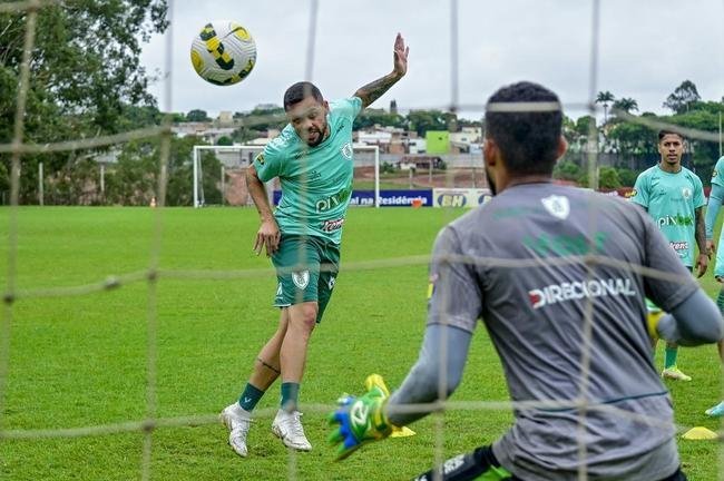Amrica treina nesta segunda-feira (31/10), no CT Lanna Drumond, focado na partida contra o Internacional