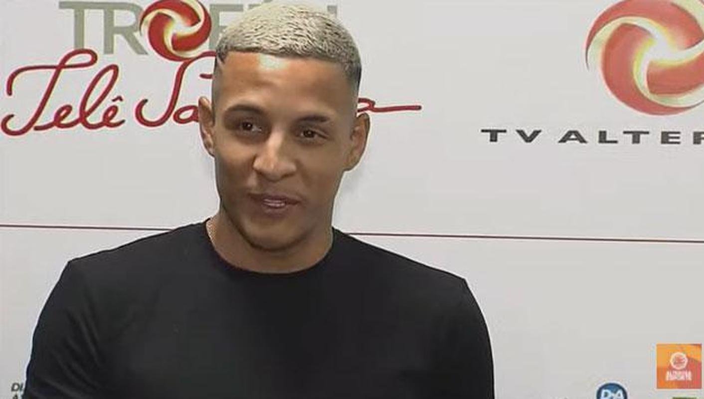 Arana, lateral-esquerdo do Atltico