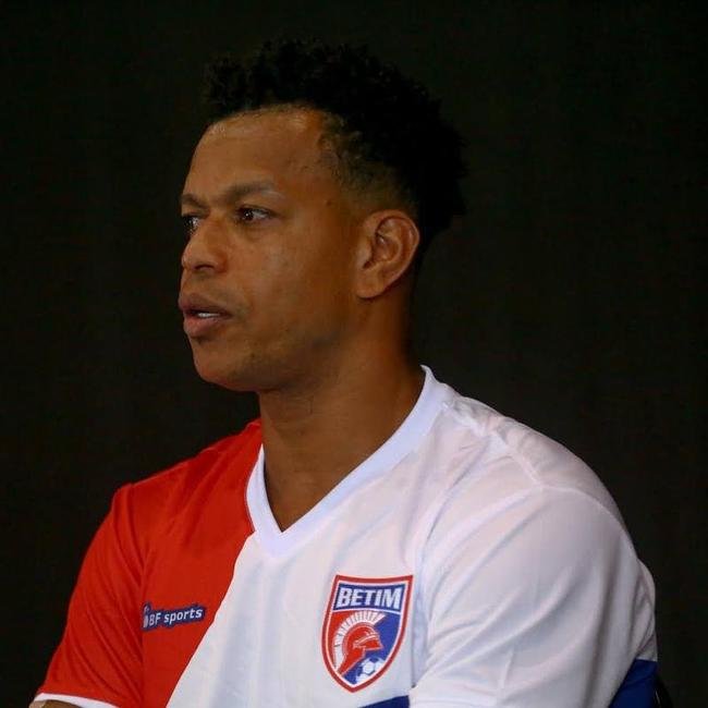 Com jogadores conhecidos da torcida mineira, como o zagueiro Edcarlos o meio-campista Leandro Domingues, o Betim apresentou o elenco nessa segunda-feira (21)