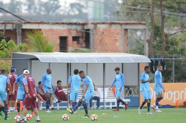 Fotos da reapresentao do Cruzeiro nesta segunda-feira, na Toca da Raposa II. Time se prepara para enfrentar o Boca Juniors, quinta-feira  noite, s 21h45, no Mineiro. Jogo valer pelas quartas de final da Copa Libertadores (Leandro Couri/EM D.A Press)