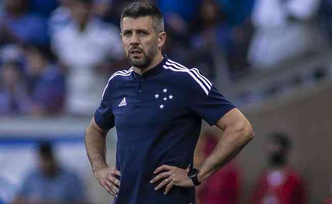 Pezzolano projeta jogo contra Fluminense pela Copa do Brasil