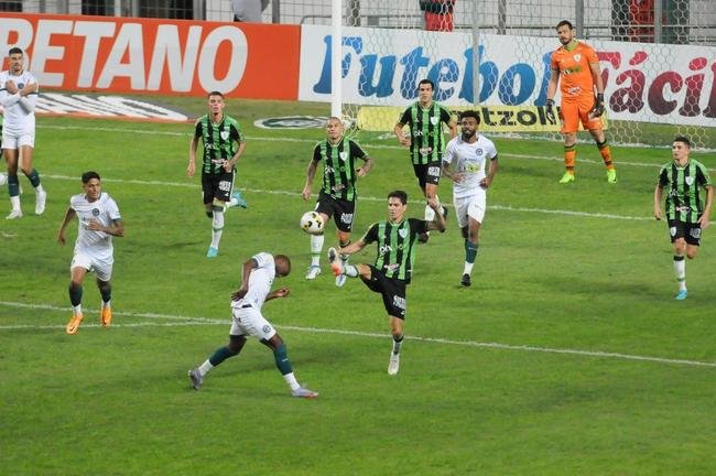 Amrica e Gois se enfrentaram no Independncia, pela 15 rodada da Srie A do Campeonato Brasileiro