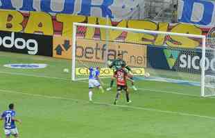Rgis fez gol do Cruzeiro no triunfo sobre o Vitria