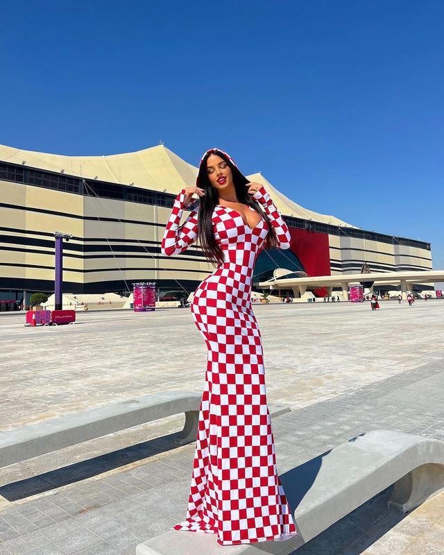 Fotos da modelo croata Ivana Knoll, ex-miss do pas, que viralizou durante a Copa do Mundo de 2022, no Catar