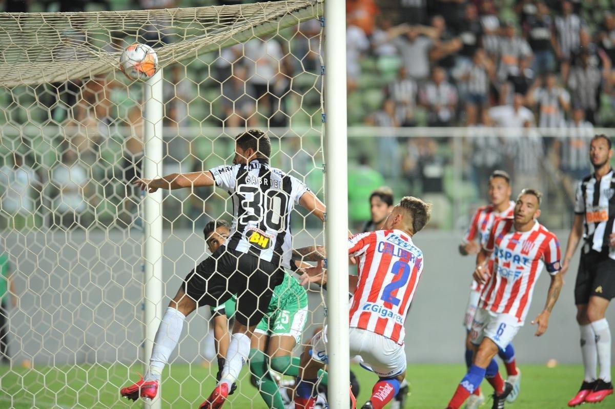 Atltico insistiu no segundo tempo, no conseguiu o terceiro gol e foi eliminado