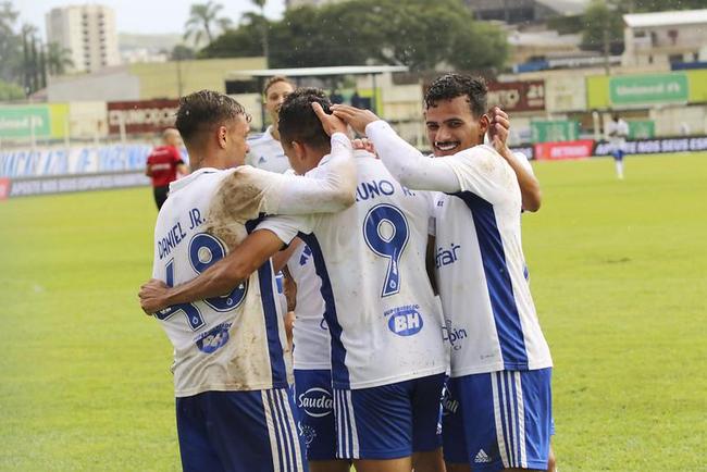 Fotos do jogo entre Caldense x Cruzeiro, no estádio Ronaldão, em Poços de Caldas, pela 7ª rodada do Campeonato Mineiro