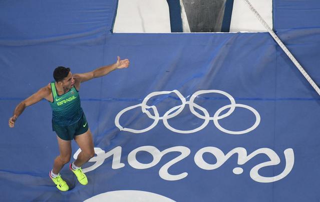 Fotos da prova de Thiago Braz, medalha de ouro no salto com vara