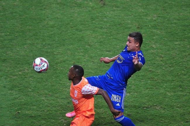 Fotos de Coimbra x Cruzeiro, no Independncia, pela 8 rodada do Mineiro. William Pottker e Felipe Augusto fizeram os gols da vitria celeste por 2 a 0.