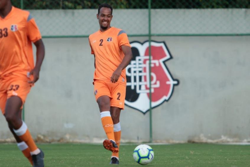 Denlson (zagueiro) - Contratado do Grmio, o defensor nunca se firmou no time do Santa. Com pouco mais de 10 jogos, ele vem sendo pouco aproveitado ao longo da Srie C