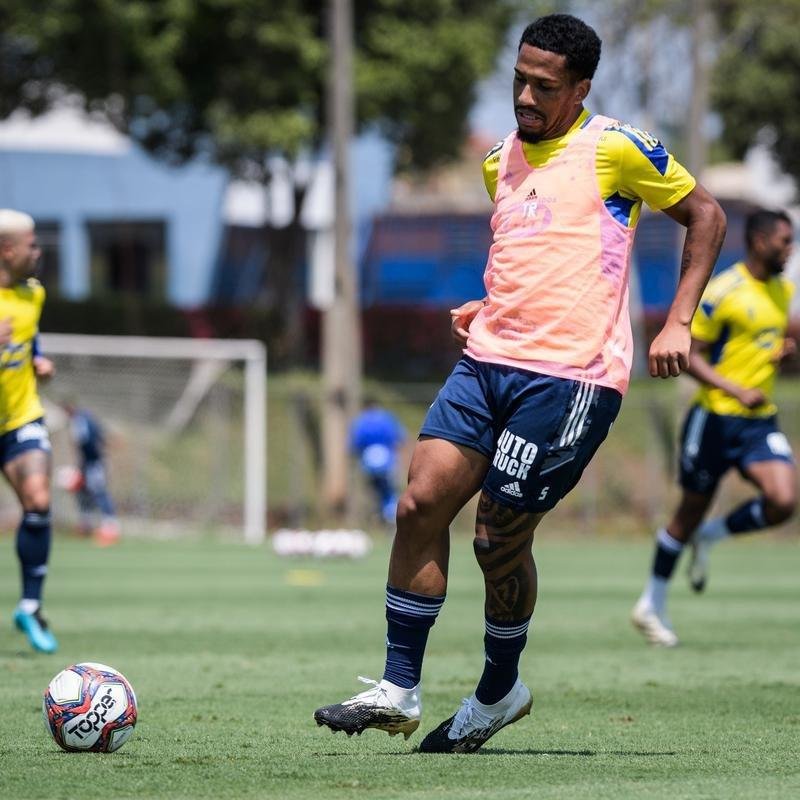 Treino acometeu em clima de descontrao no fechamento da preparao para o jogo deste domingo  
