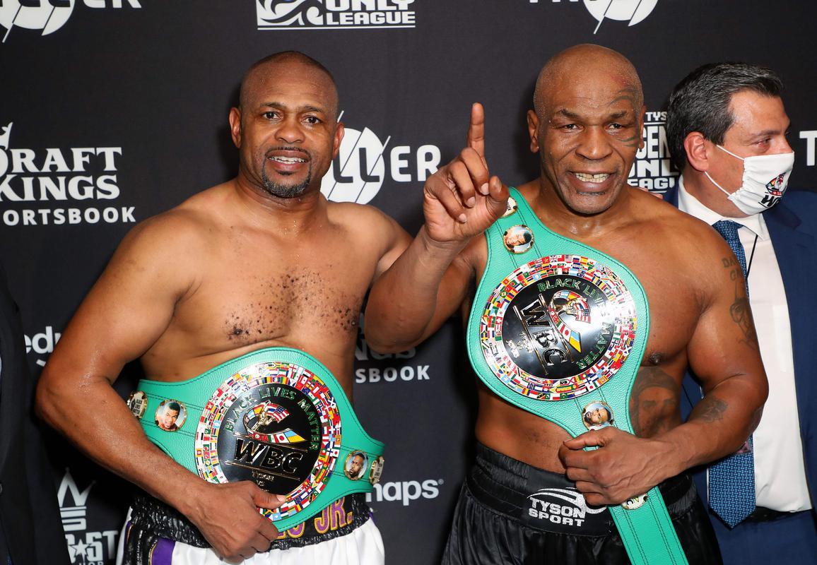 Fotos do retorno de Mike Tyson aos ringues