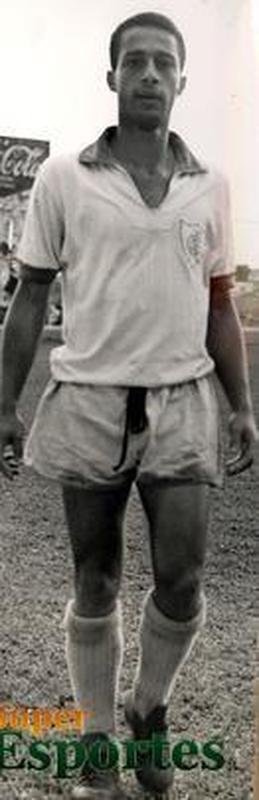Uniforme de 1964 com o jogador Geraldo