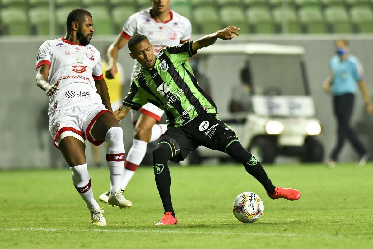 Pela 15ª rodada da Série B, o Náutico visitou o América-MG tentando reagir na tabela e manter a invencibilidade diante do ex-alvirrubro Lisca