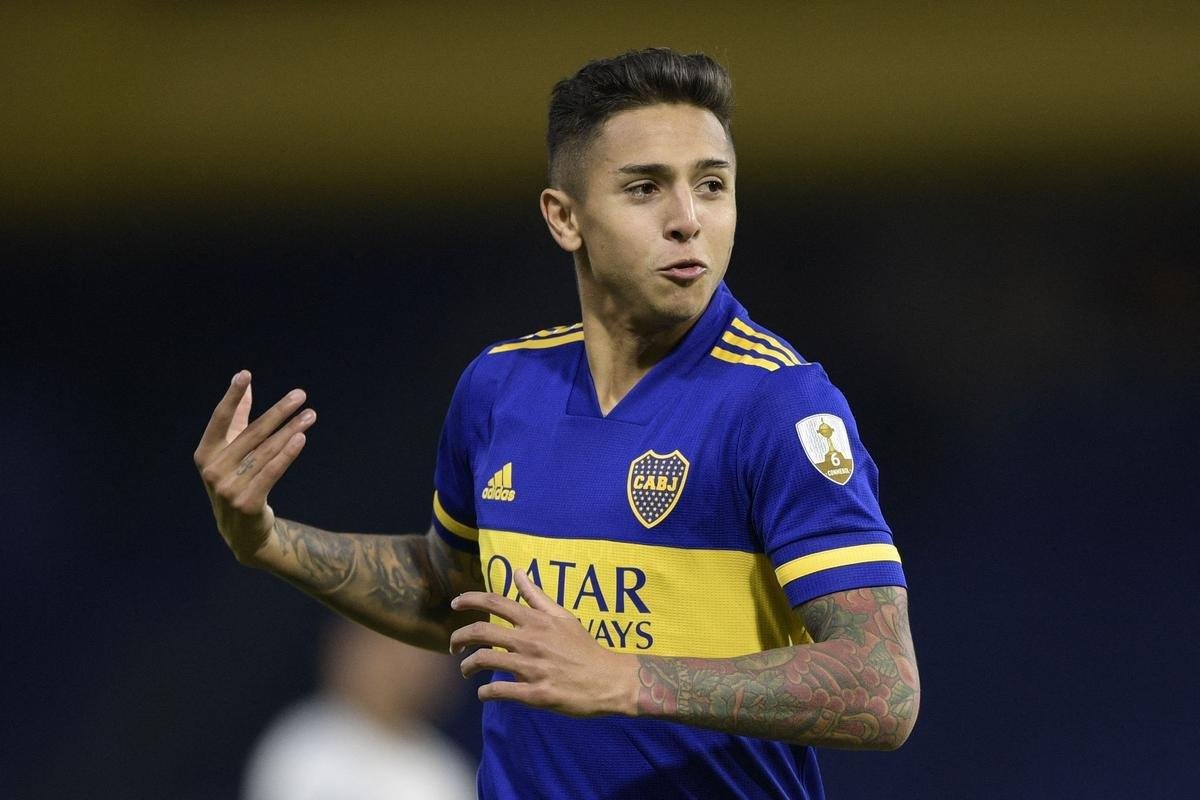 Fotos de Agustn Almendra, volante do Boca Juniors, de 22 anos, que est na mira do Cruzeiro para 2023. Vnculo dele na Argentina vai at junho do prximo ano, o que permite firmar pr-contrato a partir de janeiro com qualquer clube