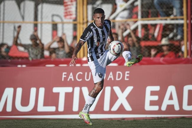 Fotos do jogo entre Pouso Alegre e Atltico, pelo Mineiro