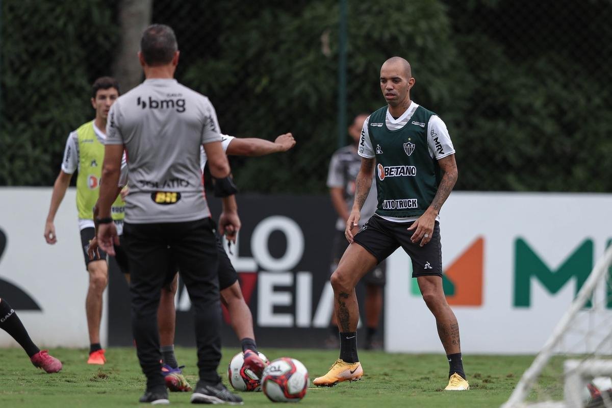 Fotos do treino do Atltico neste sbado, o ltimo de Victor no clube