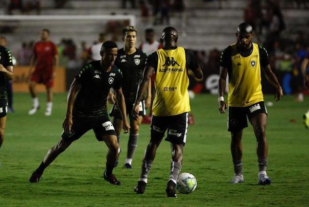 Nos Aflitos, Náutico e Botafogo se enfrentaram pela 2ª fase da Copa do Brasil. Além da classificação, o triunfo valeu uma premiação de R$ 1,5 milhão.