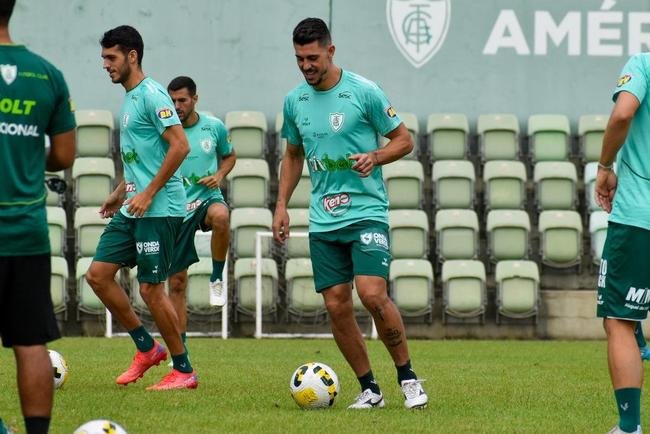 Neste sbado, o Amrica encerrou a preparao para enfrentar o Fluminense no CT Lanna Drumond 
