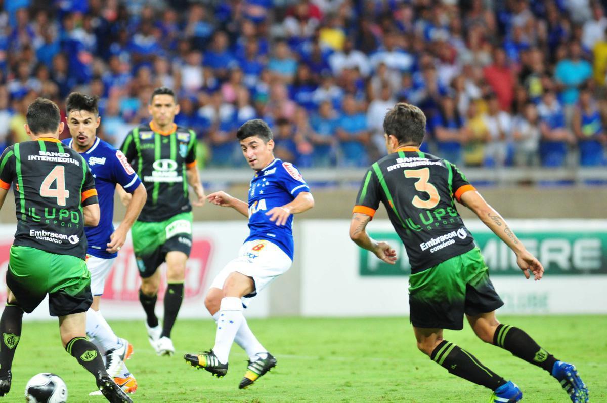 Cruzeiro e América empataram em 0 a 0, no dia 24 de abril de 2016, no Mineirão, em Belo Horizonte, pelo jogo de volta da semifinal do Campeonato Mineiro.