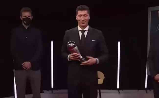 Lewandowski supera Messi e Salah e é eleito melhor jogador do mundo -  Superesportes