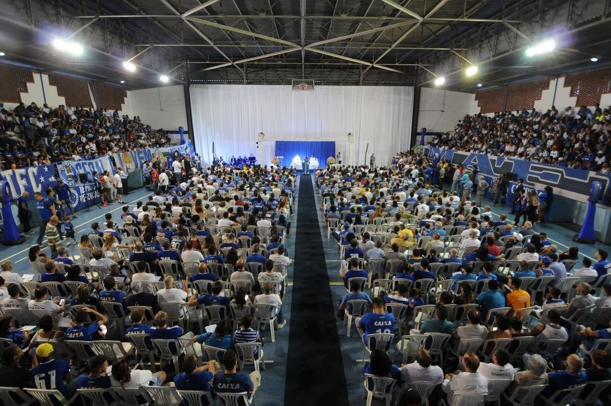 Imagens da missa de aniversrio de 97 anos do Cruzeiro