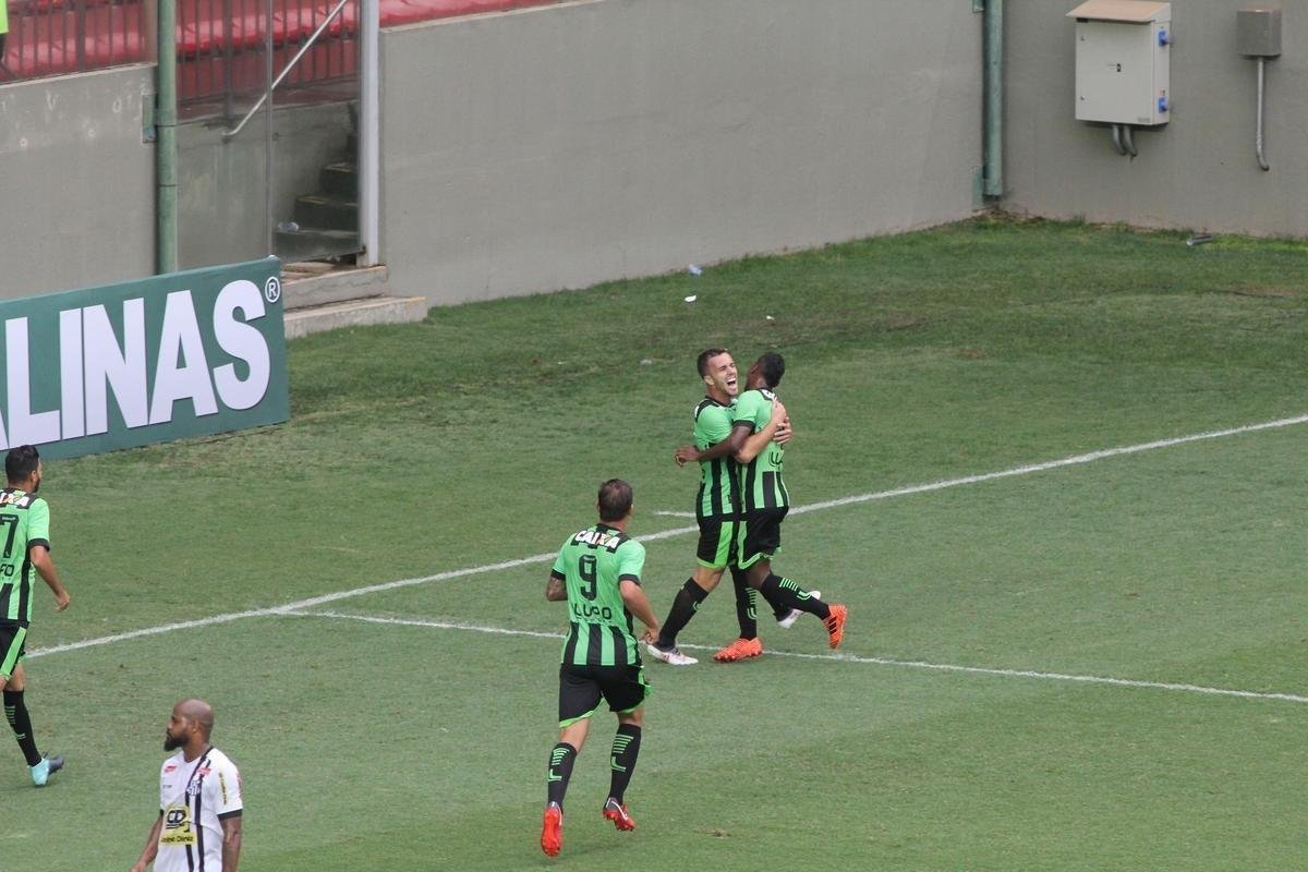 Amrica e Democrata-GV se enfrentaram, no Independncia, pela 9 rodada do Campeonato Mineiro