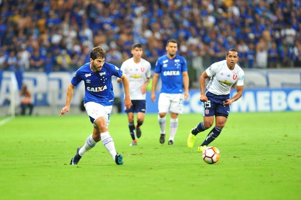 Arrascaeta sofreu pnalti de Vilches; Sass cobrou com categoria e ampliou para 3 a 0