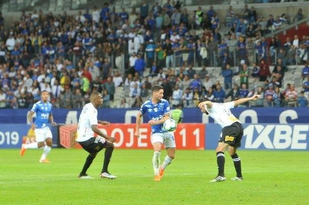 Fotos de Cruzeiro x Corinthians, no Mineiro, pela oitava rodada do Campeonato Brasileiro