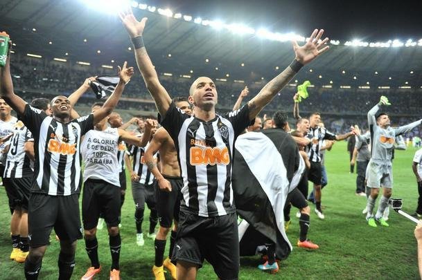 Imagens da deciso entre Cruzeiro e Atltico no Mineiro