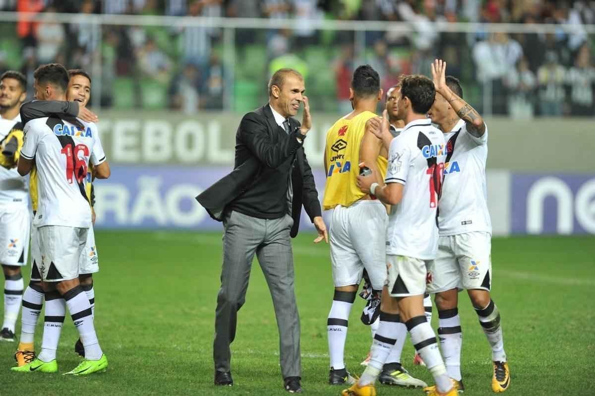 Imagens da partida entre Atltico e Vasco, no Independncia 